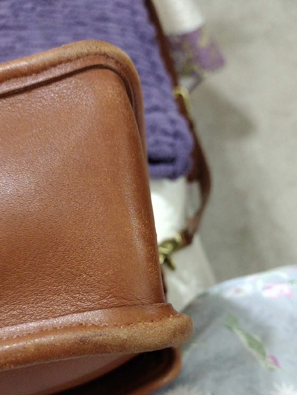 Coach Willis Bag Leather Turn-Lock Crossbody in British Tan Leather - Picture 4 of 16